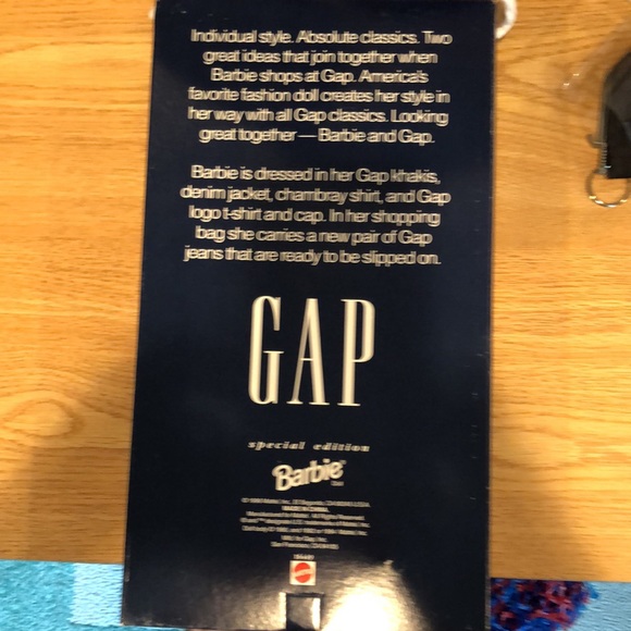 Barbie -GAP - Picture 2 of 5